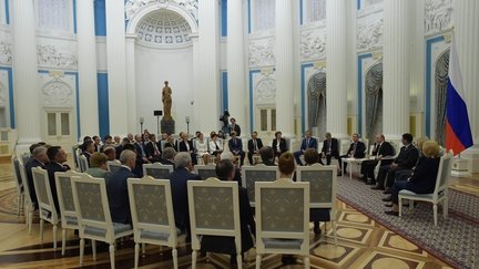 Дмитрий Медведев принял участие во встрече Президента России Владимира Путина с депутатами фракции партии «Единая Россия» в Госдуме и экспертами – представителями профессиональных сообществ и общественных организаций