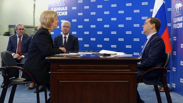 С председателем совета ветеранов района Беговой Наталией Коэн